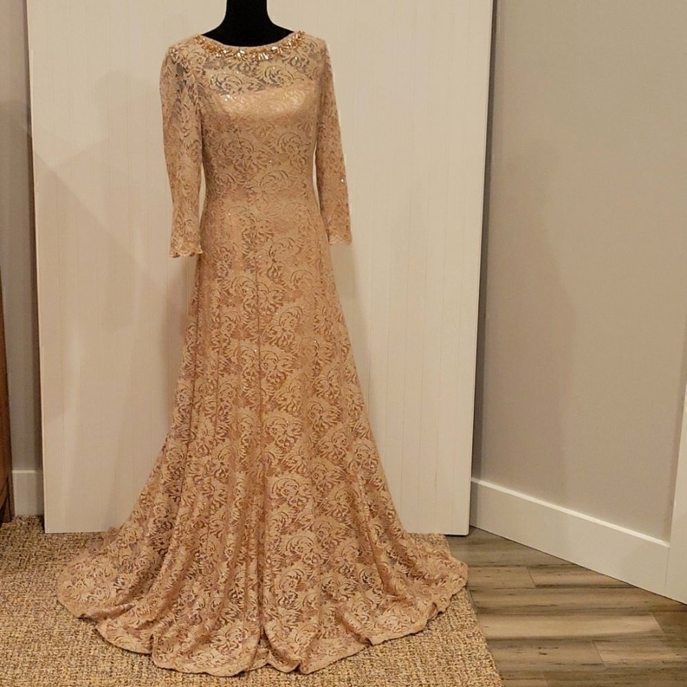 TAHARI, size 8,Mother of the bride